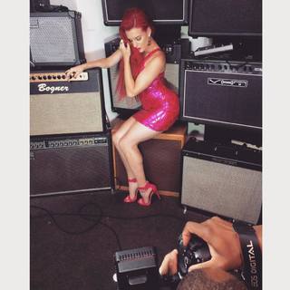 Justina Valentine feet photo thumbnail