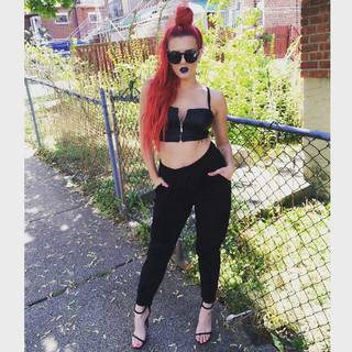 Justina Valentine feet photo thumbnail