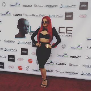 Justina Valentine feet photo thumbnail