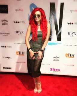 Justina Valentine feet photo thumbnail