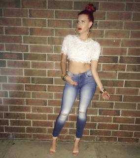 Justina Valentine feet photo thumbnail