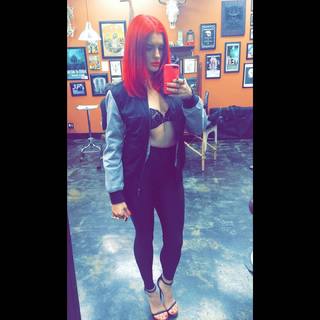Justina Valentine feet photo thumbnail