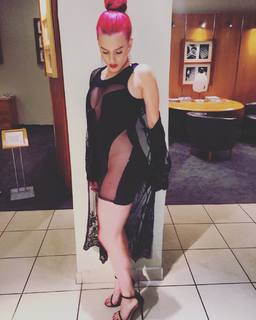 Justina Valentine feet photo thumbnail