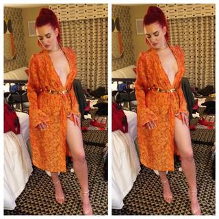 Justina Valentine feet photo thumbnail