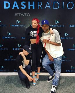 Justina Valentine feet photo thumbnail