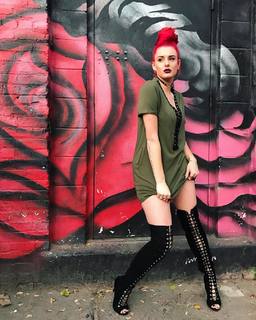 Justina Valentine feet photo thumbnail