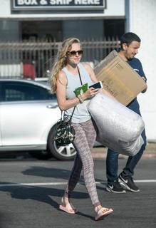 Amanda Seyfried feet photo thumbnail