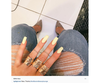 Kylie Jenner feet photo thumbnail