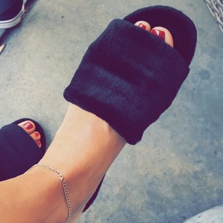 Sofia Richie feet photo thumbnail