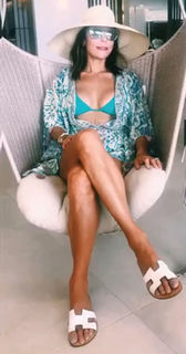 Bethenny Frankel feet photo thumbnail