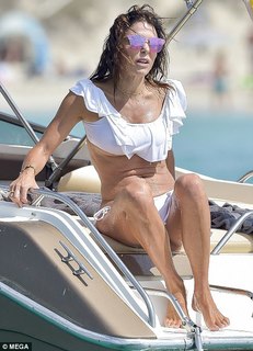 Bethenny Frankel feet photo thumbnail