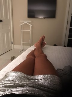 Kelly Bensimon feet photo thumbnail