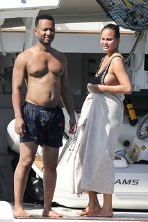 Chrissy Teigen feet photo thumbnail