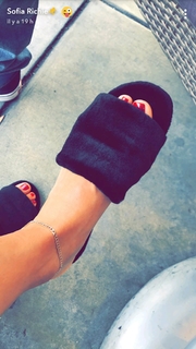 Sofia Richie feet photo thumbnail