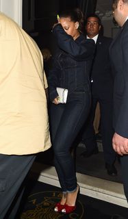 Rihanna feet photo thumbnail