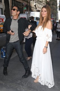 Maria Menounos feet photo thumbnail