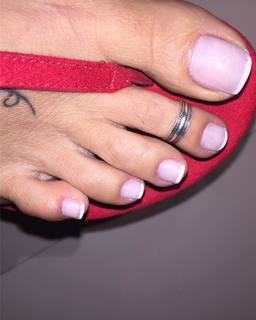 Karin Klemp feet photo thumbnail