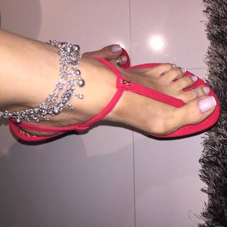Karin Klemp feet photo thumbnail