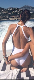 Elisabetta Gregoraci feet photo thumbnail