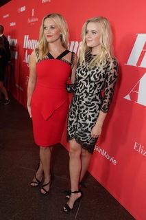 Reese Witherspoon feet photo thumbnail