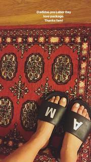 Adriene Mishler feet photo thumbnail