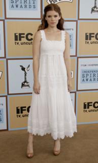 Kate Mara feet photo thumbnail