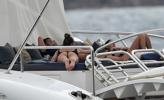 Chrissy Teigen feet photo thumbnail