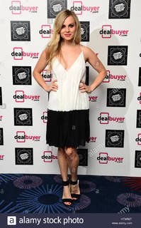 Tina O'Brien feet photo thumbnail