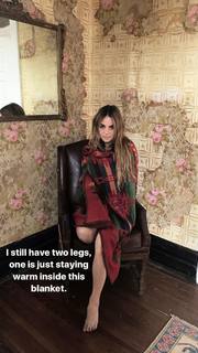 JoJo feet photo thumbnail