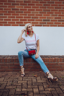 Ashley James feet photo thumbnail
