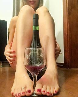 Alaine Crissiê feet photo thumbnail