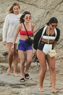 Bruna Marquezine feet photo thumbnail