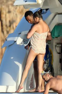 Chrissy Teigen feet photo thumbnail