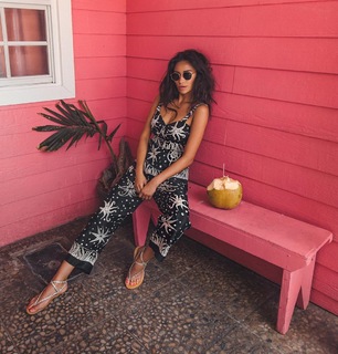 Shay Mitchell feet photo thumbnail