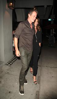 Cindy Crawford feet photo thumbnail