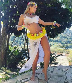 Lívia Andrade feet photo thumbnail