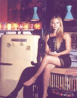 Mariana Ximenes feet photo thumbnail