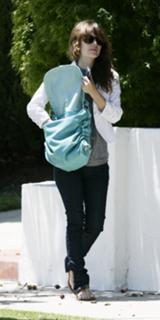 Rachel Bilson feet photo thumbnail