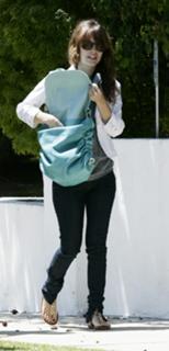 Rachel Bilson feet photo thumbnail