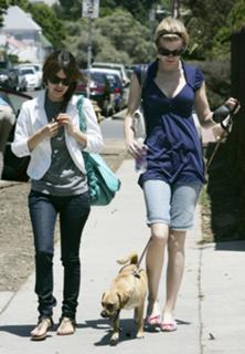 Rachel Bilson feet photo thumbnail