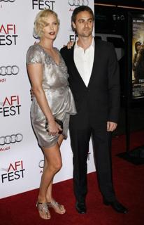 Charlize Theron feet photo thumbnail