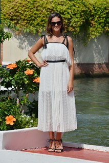 Bruna Marquezine feet photo thumbnail