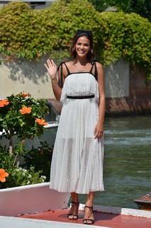 Bruna Marquezine feet photo thumbnail