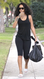 Rihanna feet photo thumbnail