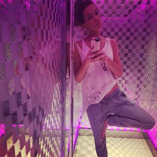 Kate Beckinsale feet photo thumbnail