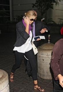 Charlize Theron feet photo thumbnail
