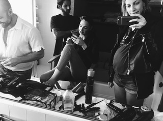 Gal Gadot feet photo thumbnail