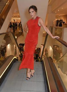 Victoria Beckham feet photo thumbnail