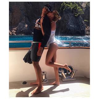 Alessia Marcuzzi feet photo thumbnail