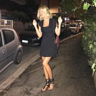 Alessia Marcuzzi feet photo thumbnail